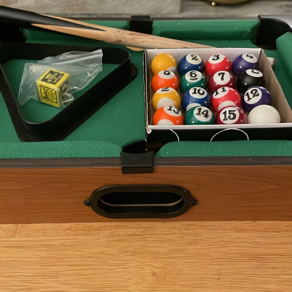 Mini Pool Table - Picture 2 of 6